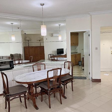 Batavia Hotel & Serviced Apartments Giacarta Esterno foto