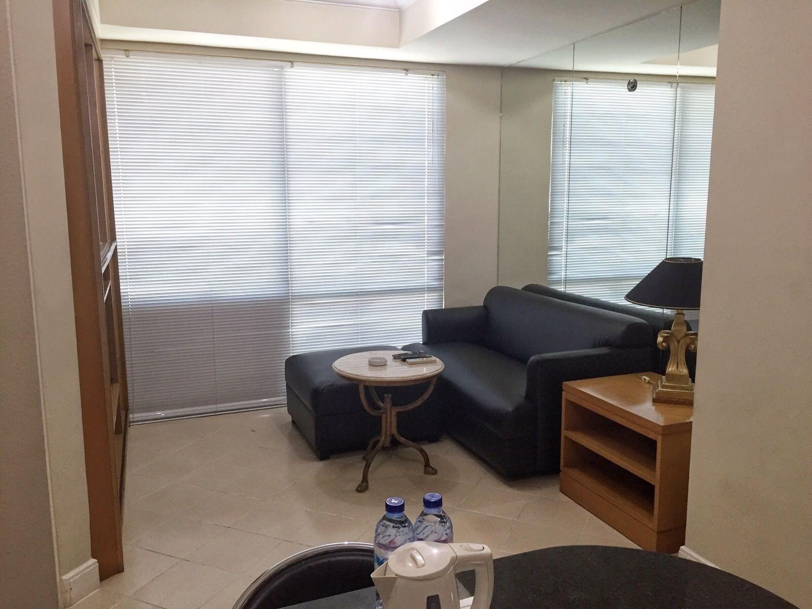 Batavia Hotel & Serviced Apartments Giacarta Esterno foto