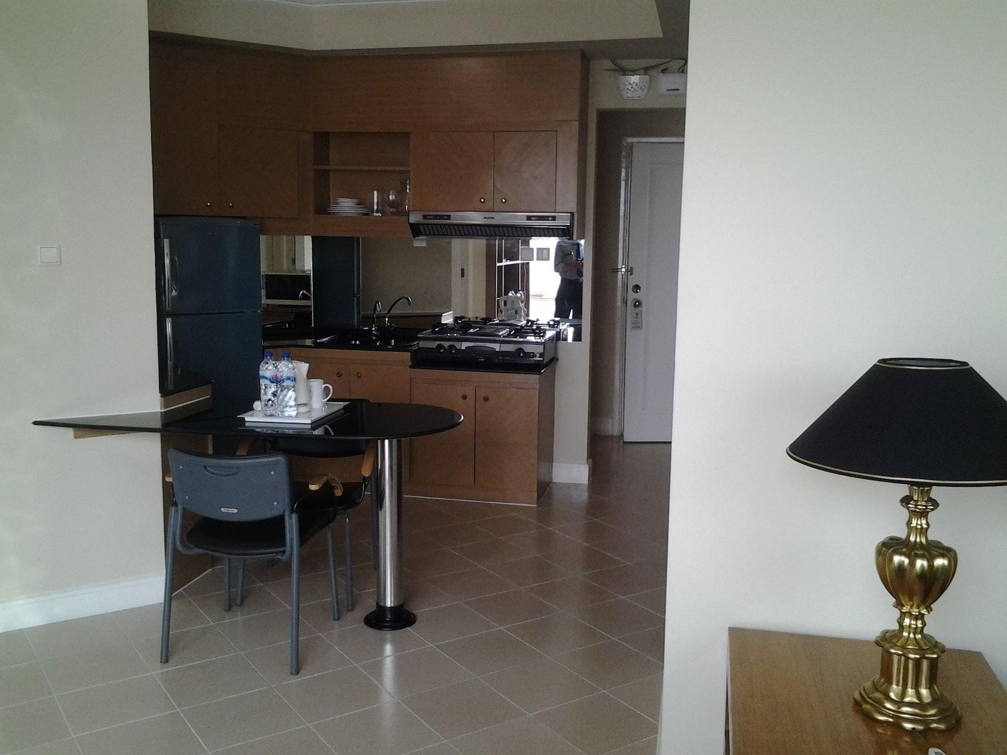 Batavia Hotel & Serviced Apartments Giacarta Esterno foto