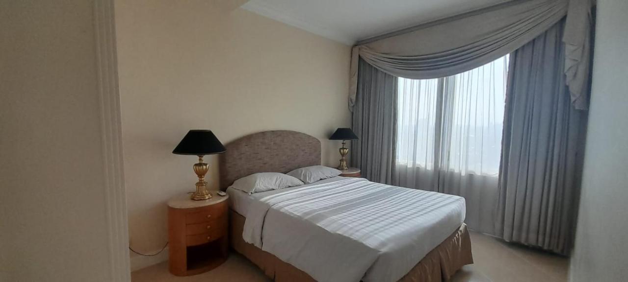 Batavia Hotel & Serviced Apartments Giacarta Esterno foto