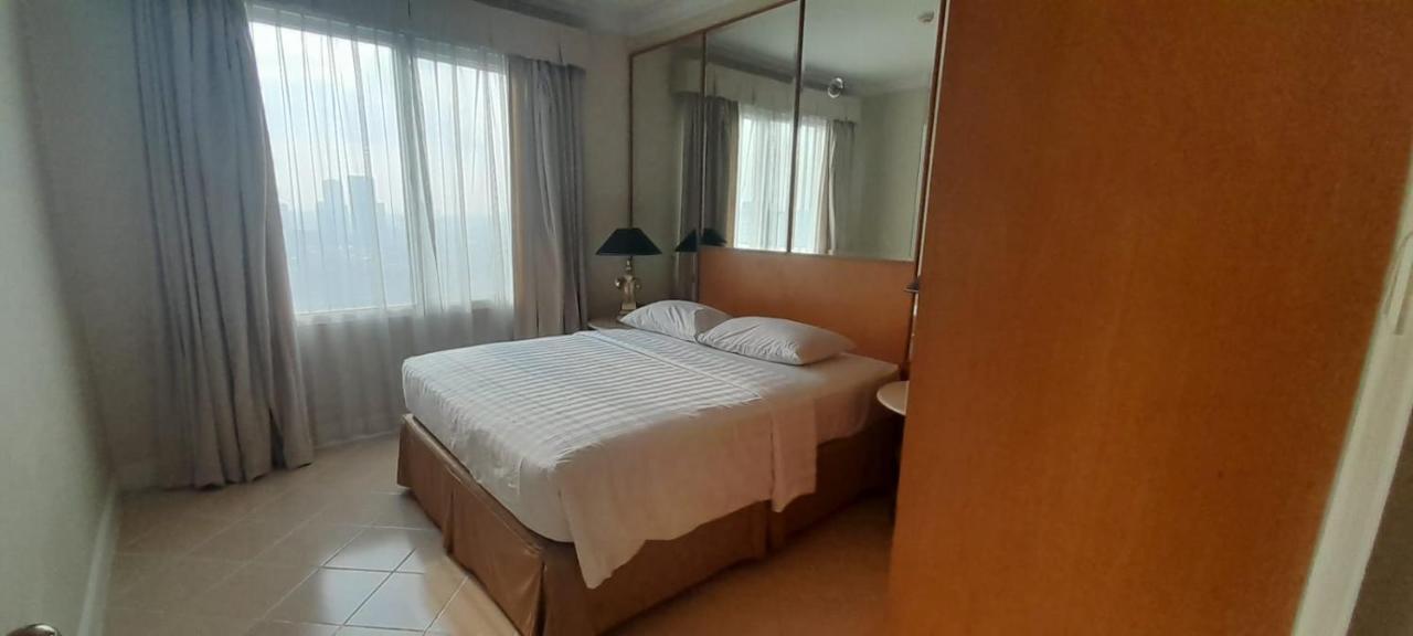 Batavia Hotel & Serviced Apartments Giacarta Esterno foto