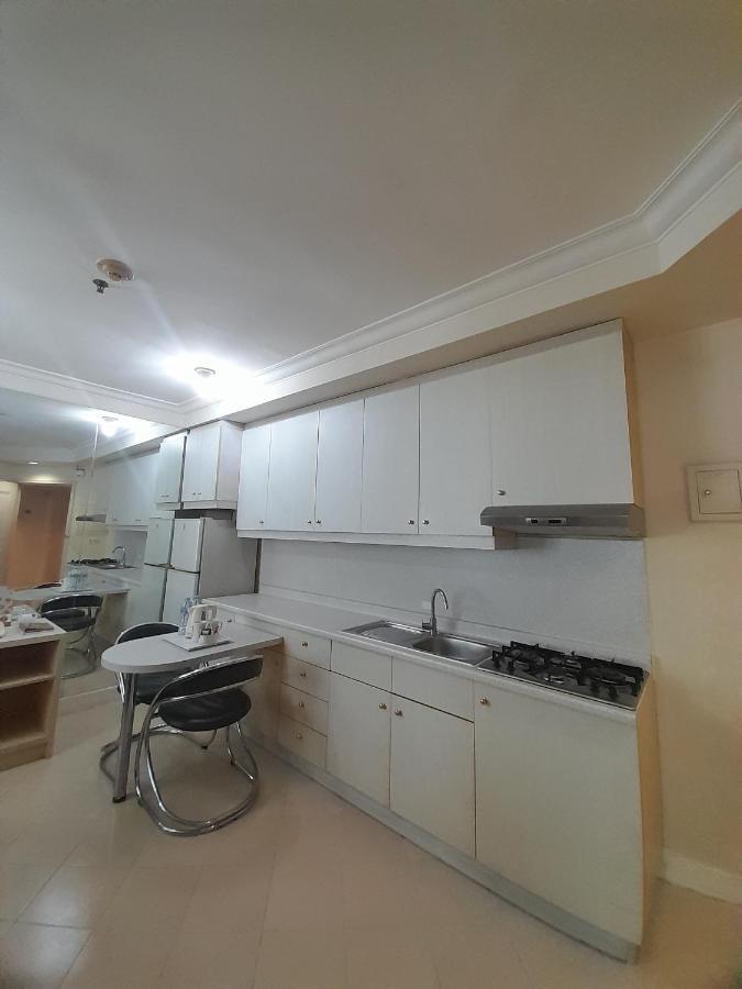 Batavia Hotel & Serviced Apartments Giacarta Esterno foto