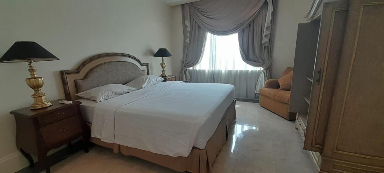 Batavia Hotel & Serviced Apartments Giacarta Esterno foto