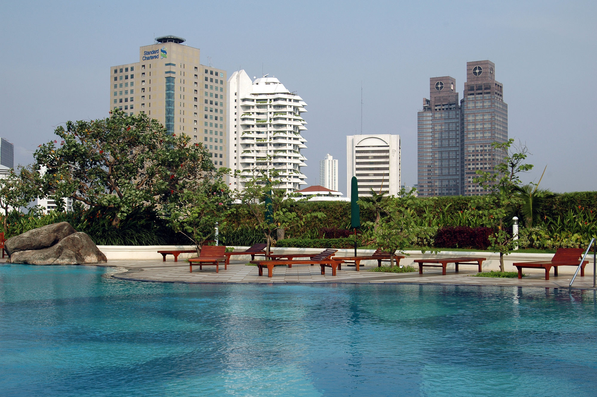 Batavia Hotel & Serviced Apartments Giacarta Esterno foto