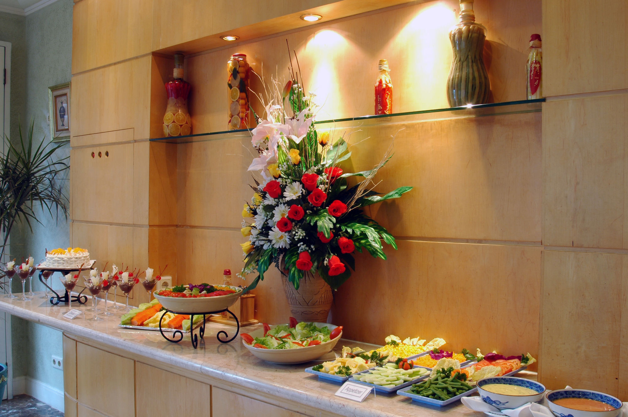 Batavia Hotel & Serviced Apartments Giacarta Esterno foto
